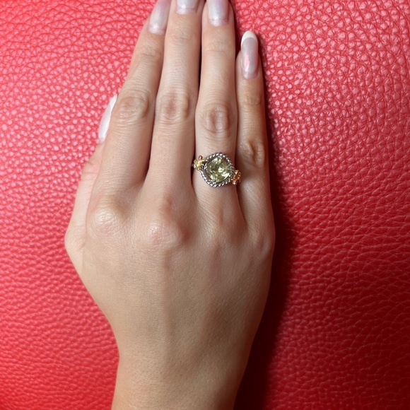 VIOLA ring green amethyst stone v
18K 0.03T W - Picture 4 of 6